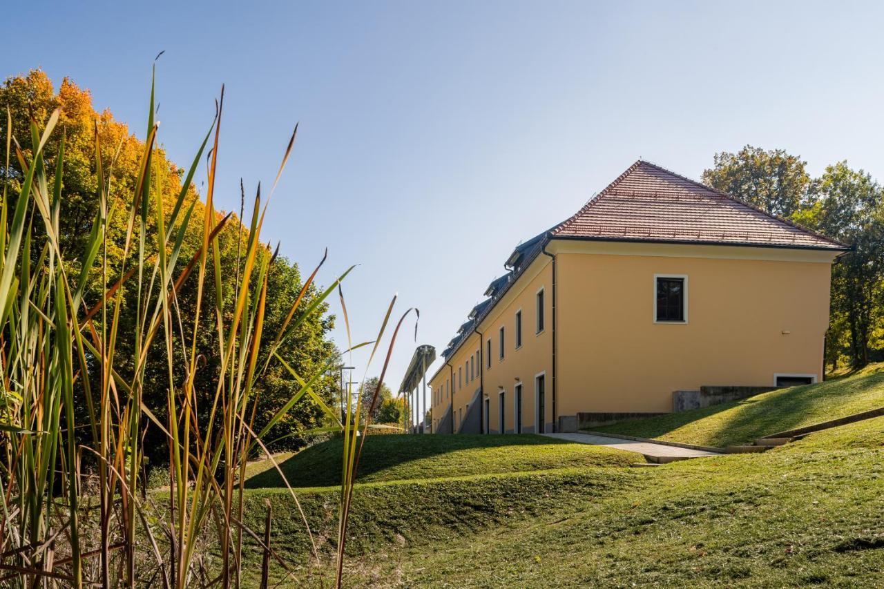 Dvorec Trebnik - Sobe Slovenske Konjice ภายนอก รูปภาพ