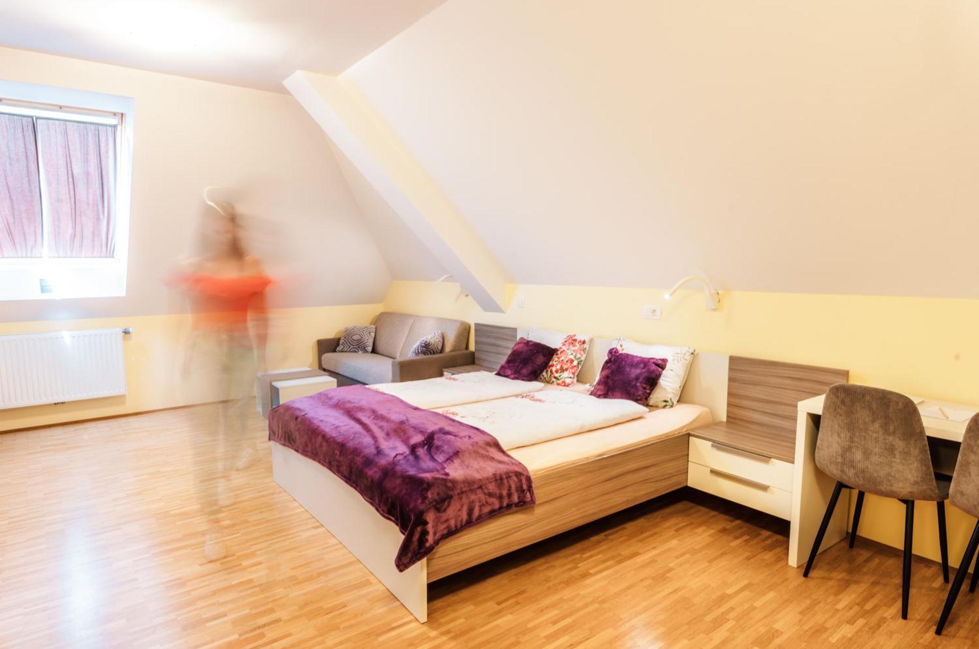 Dvorec Trebnik - Sobe Slovenske Konjice ภายนอก รูปภาพ