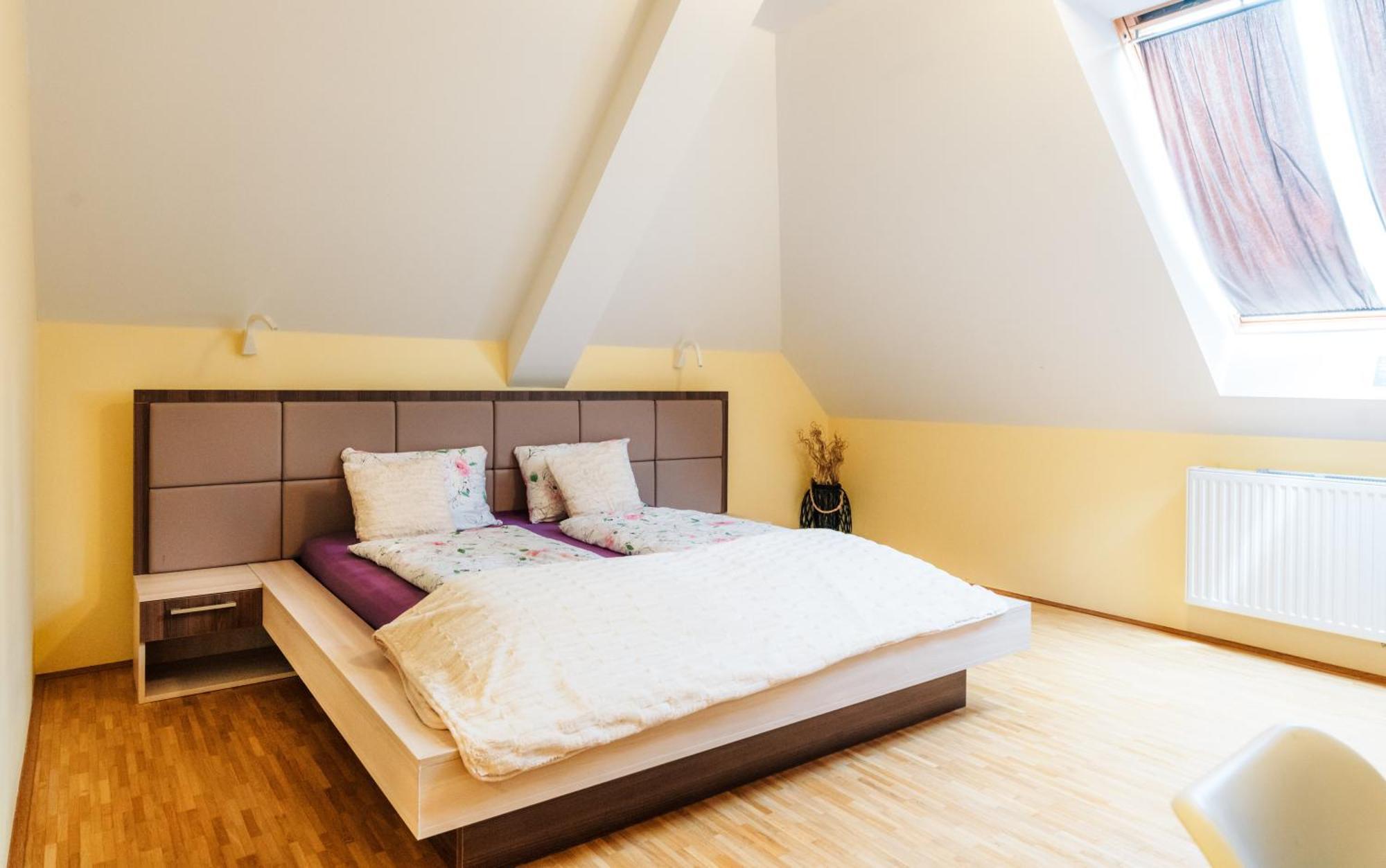 Dvorec Trebnik - Sobe Slovenske Konjice ภายนอก รูปภาพ