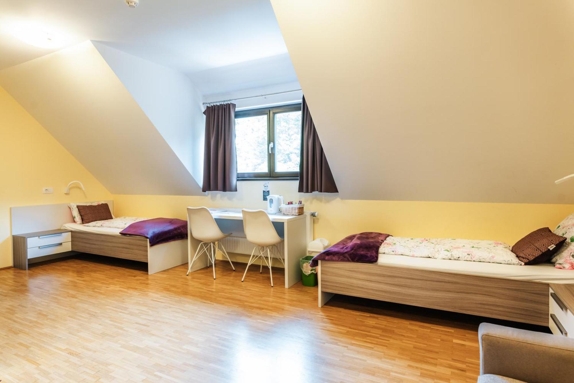 Dvorec Trebnik - Sobe Slovenske Konjice ภายนอก รูปภาพ